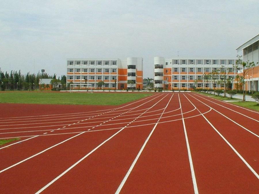 塑膠跑道的特性有哪些?塑膠跑道優勢分析