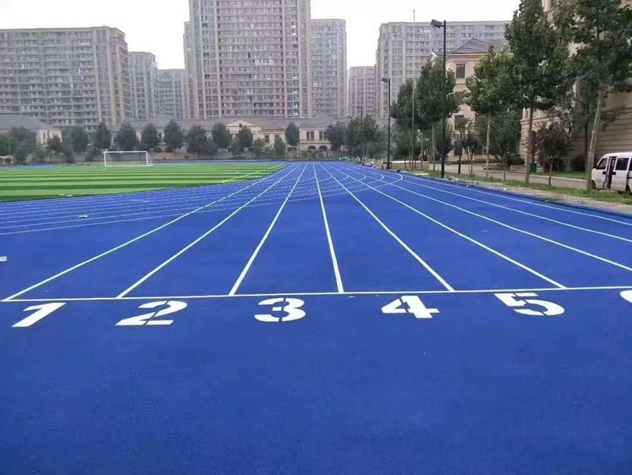 環保型塑膠跑道材料的特性是什么？使用注意事項